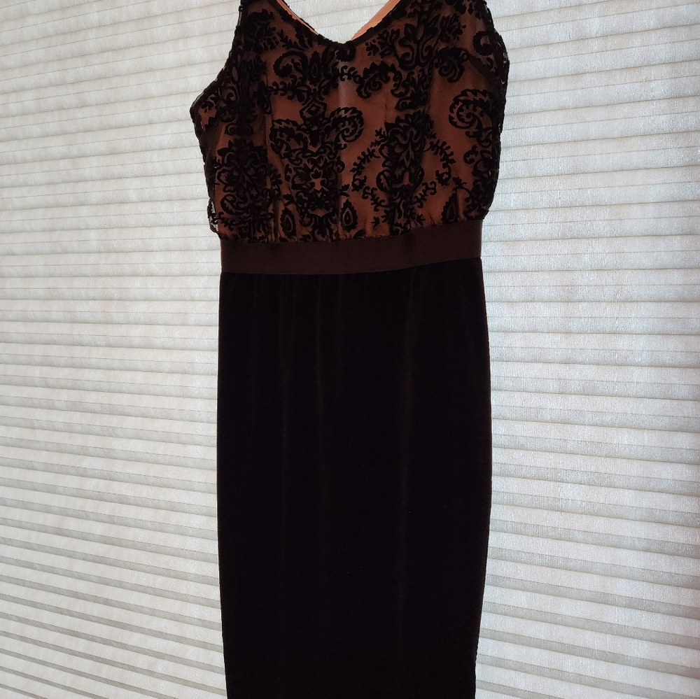 Sleeveless black dress